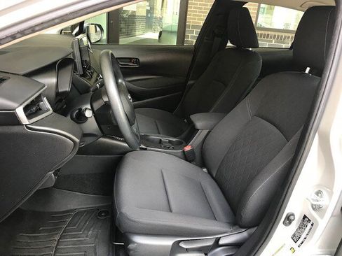Used 2023 Toyota Corolla LE FWD image 6