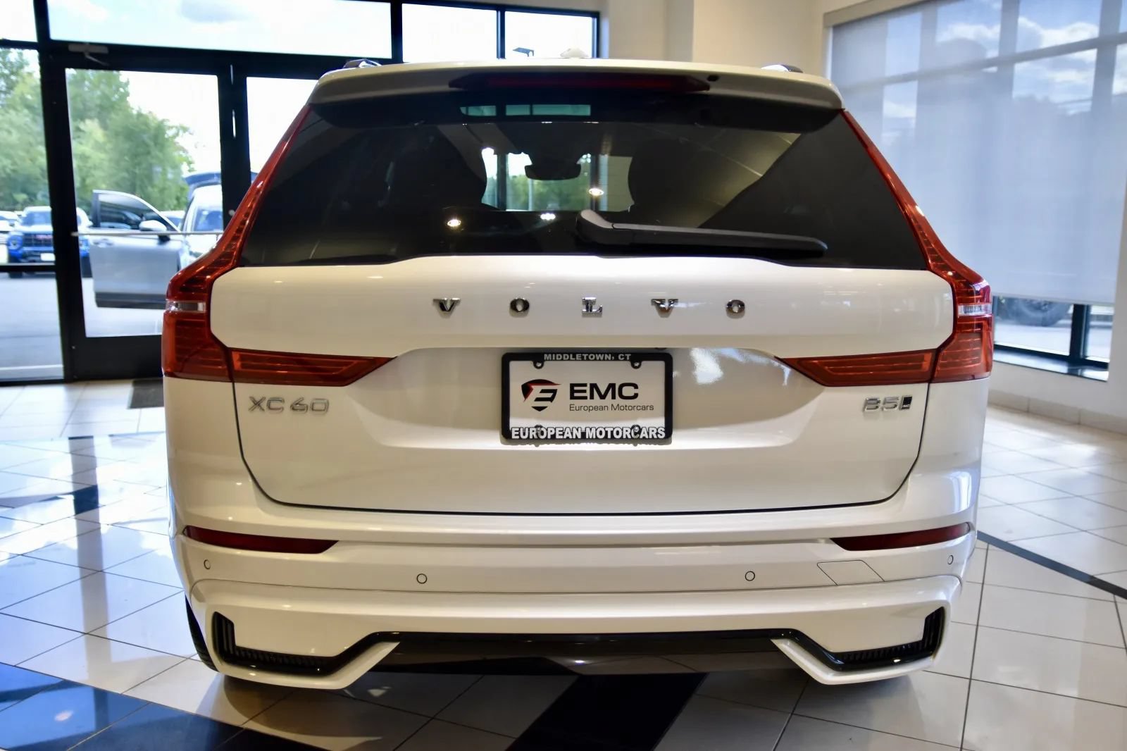Used 2024 Volvo XC60 B5 Ultimate w/ Climate Package AWD/4WD image 5