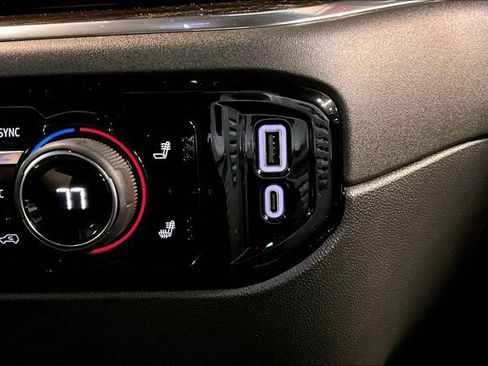 Used 2024 Chevrolet Silverado 1500 LT image 17