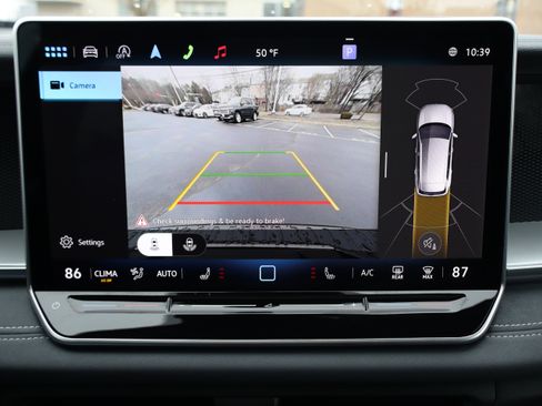 Certified 2025 Volkswagen Tiguan SE R-Line image 21