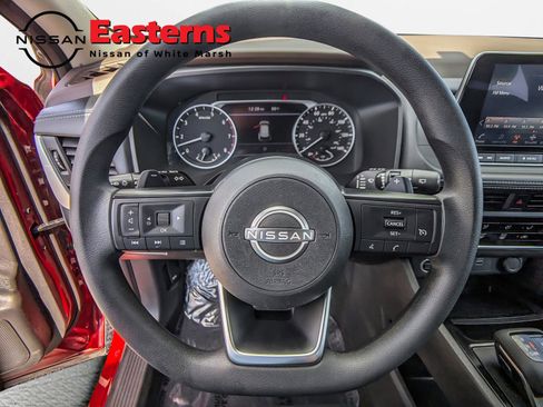 Used 2023 Nissan Rogue S image 25