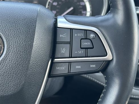 Used 2022 Toyota Highlander Limited image 44
