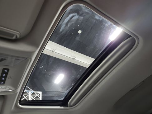 Used 2023 Toyota RAV4 Limited image 2