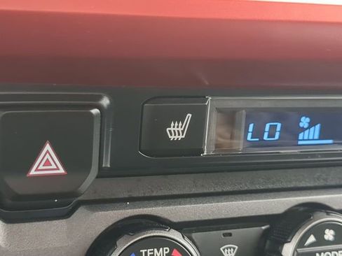 Used 2019 Toyota Tacoma TRD Sport AWD/4WD image 23