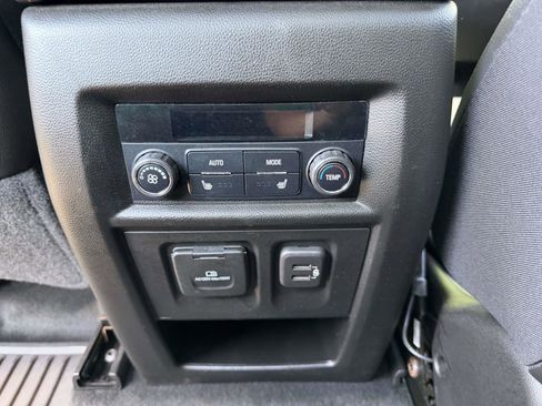 Used 2018 Chevrolet Traverse Premier AWD/4WD image 18