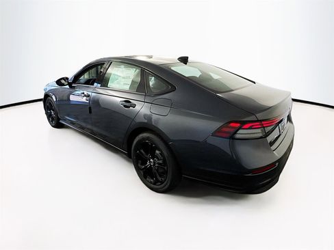 New 2025 Honda Accord SE image 4