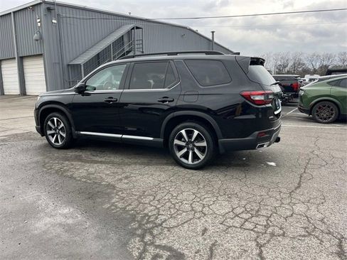 Used 2023 Honda Pilot Elite image 6