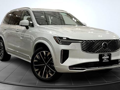 New 2026 Volvo XC90 B6 Plus w/ Protection Package image 3