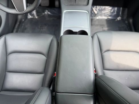 Used 2024 Tesla Model Y Long Range image 47