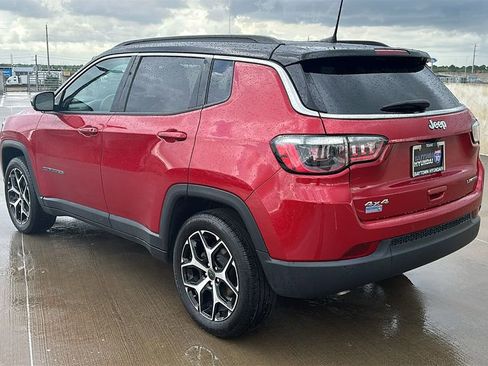 Used 2025 Jeep Compass Limited AWD/4WD image 11