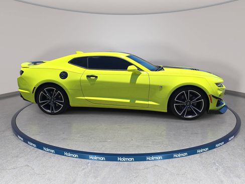 Used 2021 Chevrolet Camaro SS RWD image 5