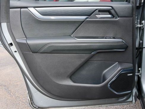 Used 2025 GMC Acadia Elevation FWD image 13