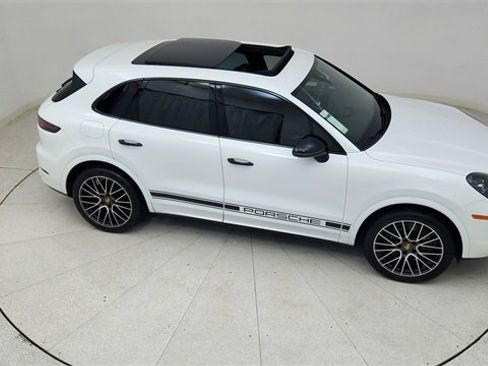 Used 2021 Porsche Cayenne Base image 74