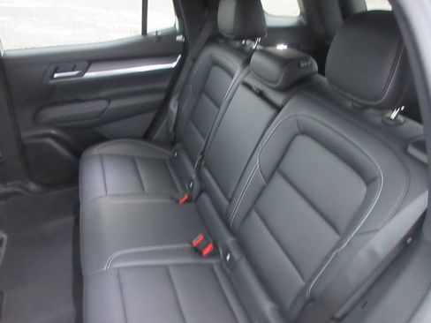 New 2026 GMC Terrain Elevation w/ Elevation Premium Package AWD/4WD image 12