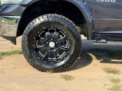Used 2015 RAM 1500 Laramie w/ Convenience Group AWD/4WD image 10