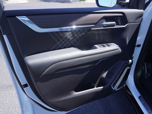 New 2026 GMC Acadia Denali w/ Super Cruise Package image 15