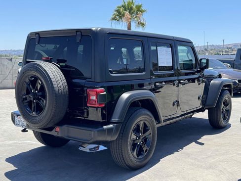 Used 2022 Jeep Wrangler Unlimited Sport AWD/4WD image 6