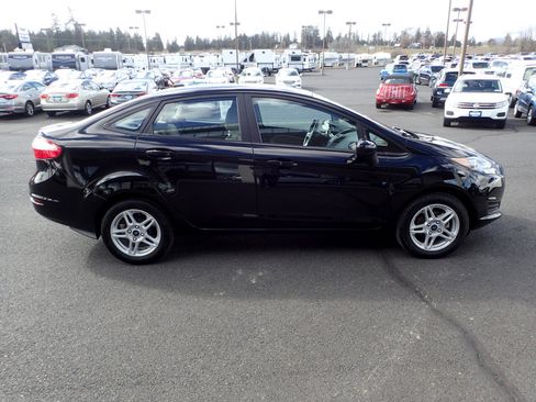 Used 2019 Ford Fiesta SE image 6