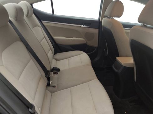 Used 2019 Hyundai Elantra SE FWD image 19
