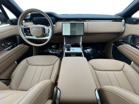 New 2026 Land Rover Range Rover Long Wheelbase SE AWD/4WD image 13