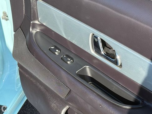 Used 2003 Ford Thunderbird Deluxe image 10