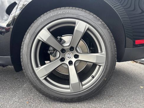 Certified 2026 Porsche Macan AWD/4WD image 22