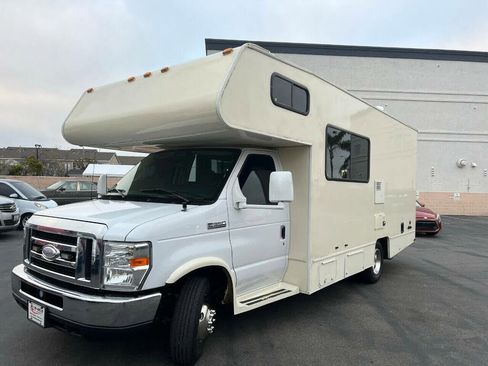 Used 2014 Ford E-350 and Econoline 350 Super Duty image 4