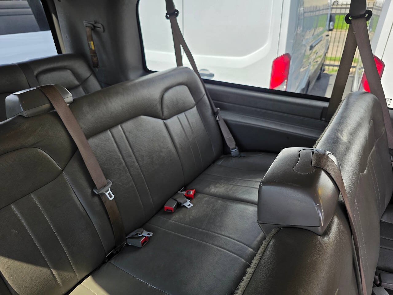 Used 2019 Chevrolet Express 3500 LS RWD image 13