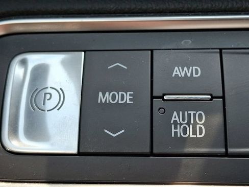 Certified 2025 Buick Enclave Avenir w/ Super Cruise Package AWD/4WD image 30