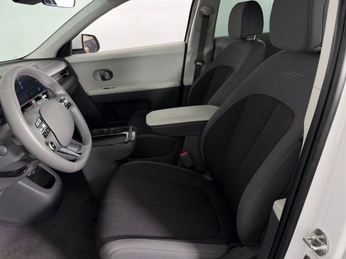 Used 2025 Hyundai Ioniq 5 SE RWD image 16
