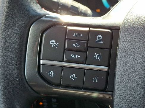 Used 2023 Ford Expedition Limited image 28