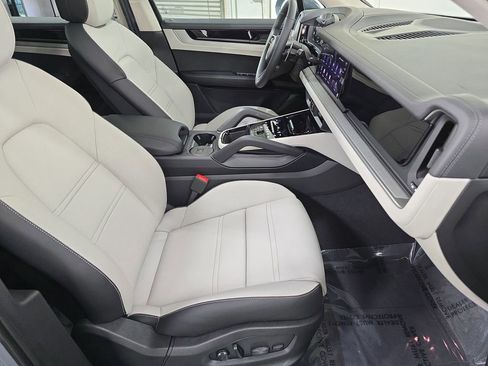 New 2026 Porsche Cayenne S AWD/4WD image 27