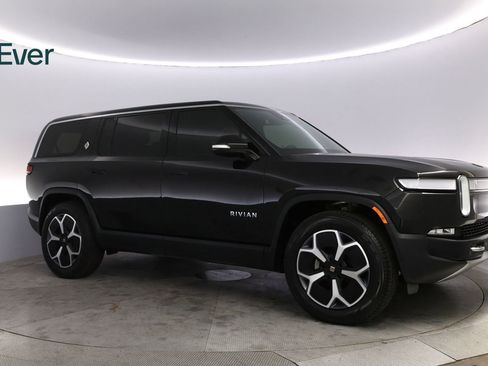 Used 2024 Rivian R1S Adventure image 14