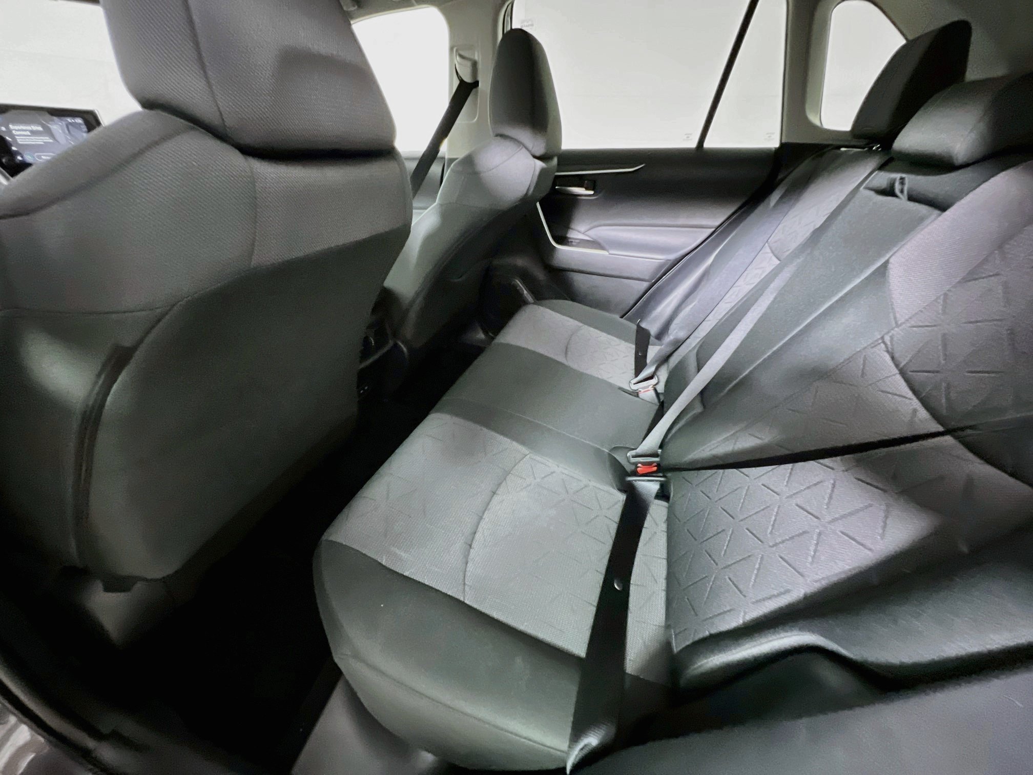 Used 2025 Toyota RAV4 XLE FWD image 29