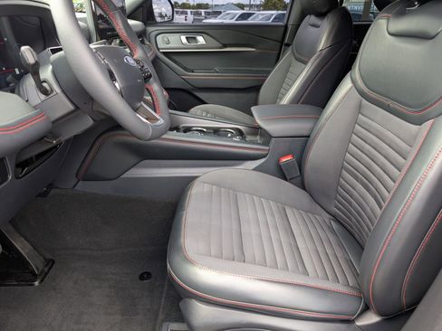 Used 2025 Ford Explorer ST-Line w/ Premium Package RWD image 21