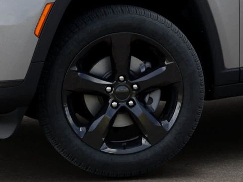 New 2025 Jeep Grand Cherokee L Limited w/ Black Appearance Package AWD/4WD image 8