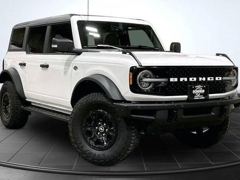 Used 2022 Ford Bronco Wildtrak image 14