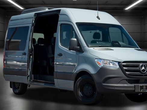 Used 2025 Mercedes-Benz Sprinter 2500 image 14