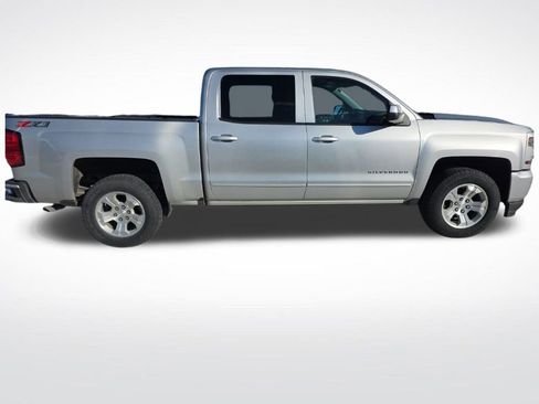 Used 2018 Chevrolet Silverado 1500 LT w/ All Star Edition image 40