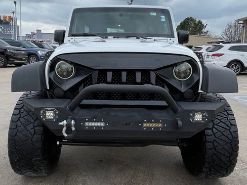 Used 2017 Jeep Wrangler Unlimited Sport w/ Connectivity Group AWD/4WD image 9