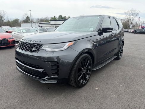 Used 2024 Land Rover Discovery Dynamic SE image 7