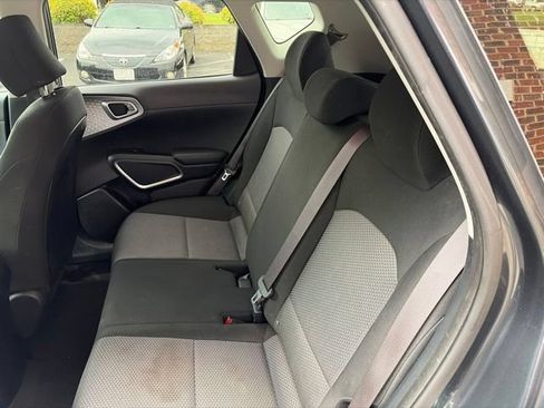 Used 2020 Kia Soul LX FWD image 6
