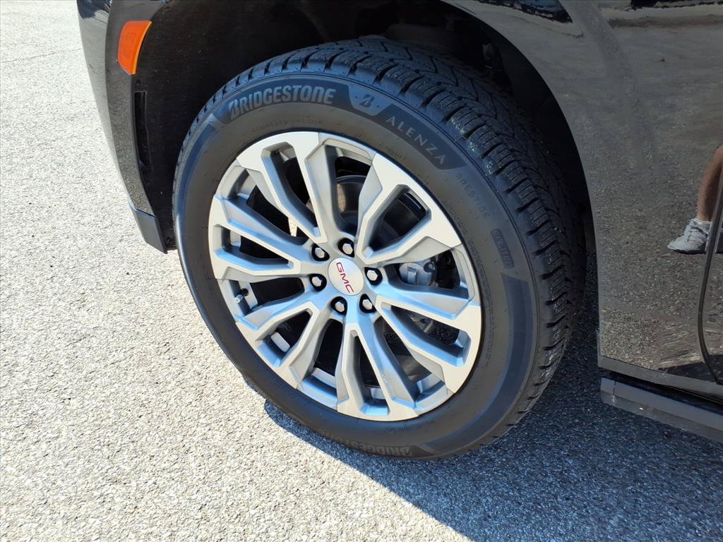 Used 2023 GMC Yukon Denali AWD/4WD image 9