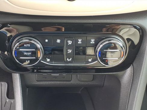 Used 2023 Buick Encore GX Essence w/ Experience Buick Package image 7