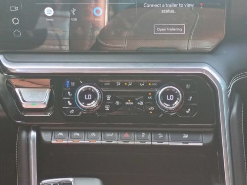 Used 2023 GMC Sierra 1500 Denali Ultimate AWD/4WD image 25