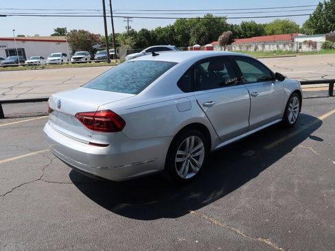 Used 2019 Volkswagen Passat 2.0T Wolfsburg w/ Wheels & Sunroof Package FWD image 3