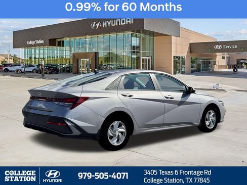 New 2026 Hyundai Elantra SE FWD image 9