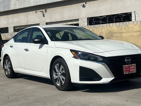 Used 2024 Nissan Altima 2.5 S image 10