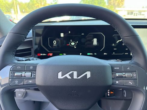 New 2026 Kia EV9 Light RWD image 18