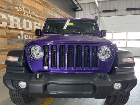 Used 2023 Jeep Wrangler Sport S image 7